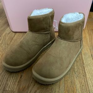 NWT ugg dupe sherpa boots